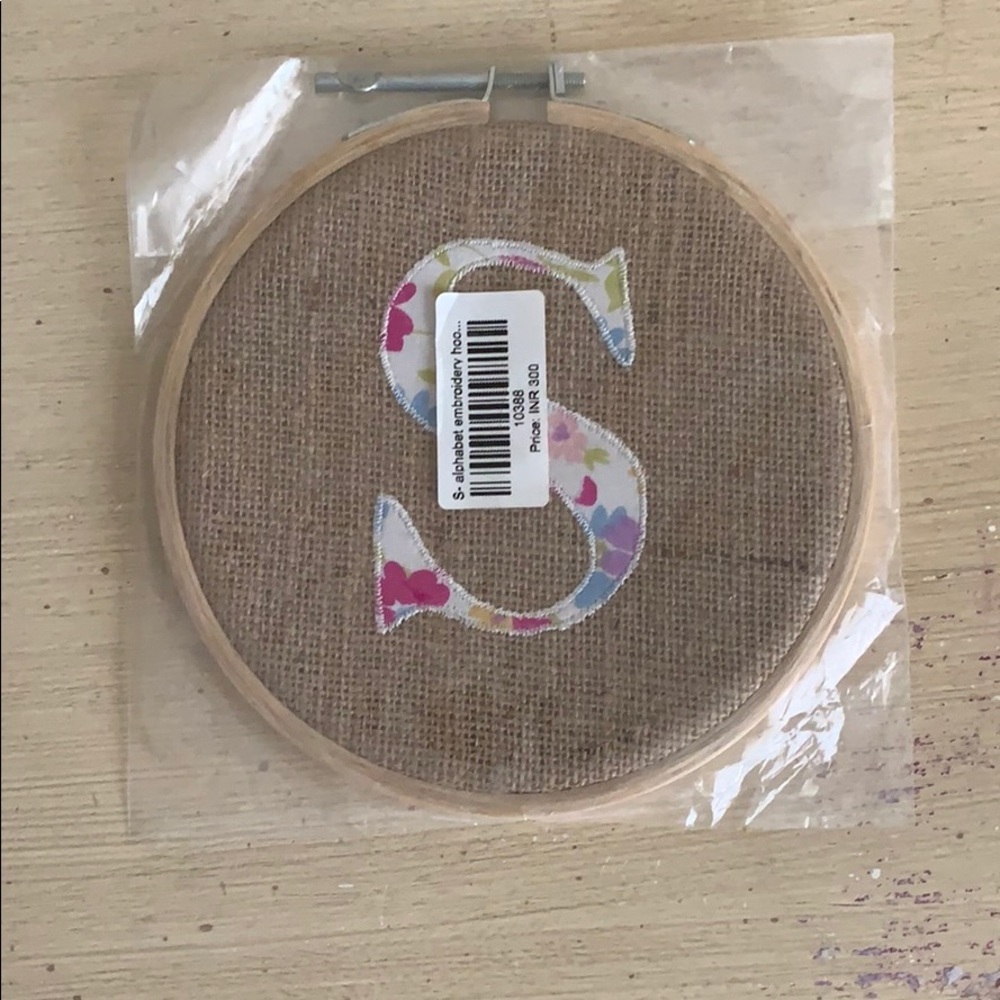 Monogram Decor in S